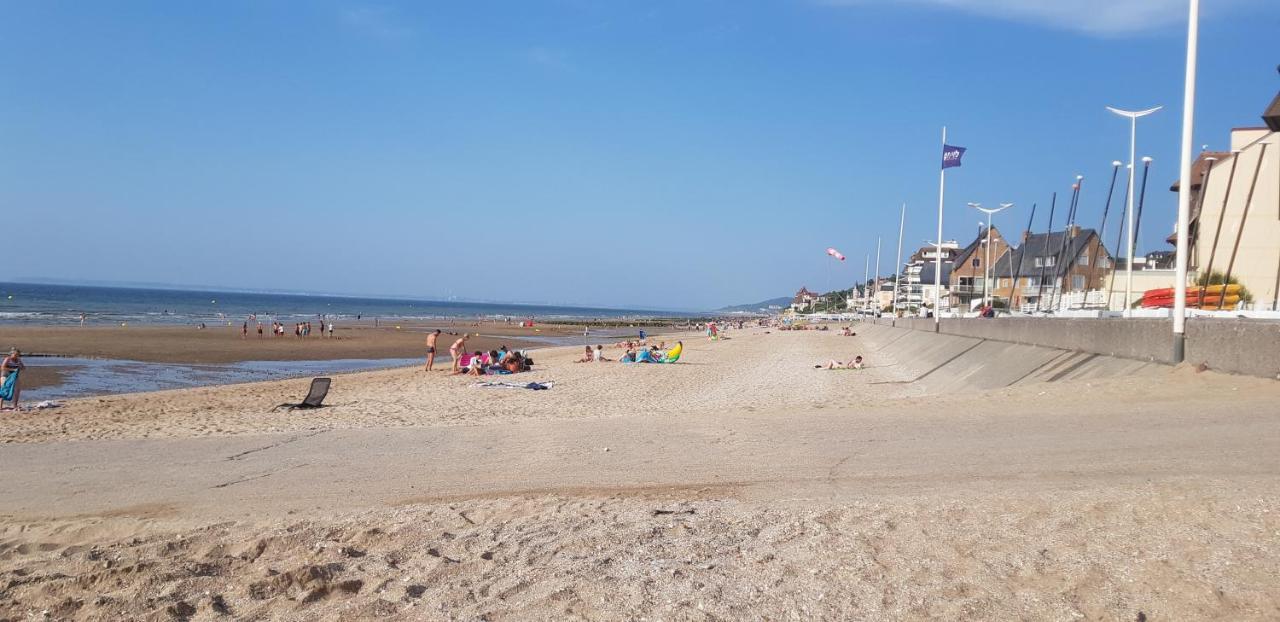 Le Yacht Club1 Apartment Блонвил-сюр-Мер Екстериор снимка