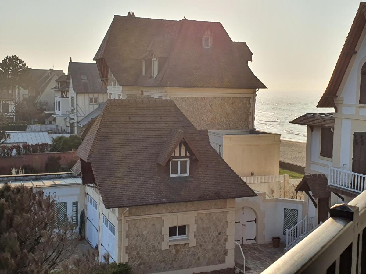 Le Yacht Club1 Apartment Блонвил-сюр-Мер Екстериор снимка