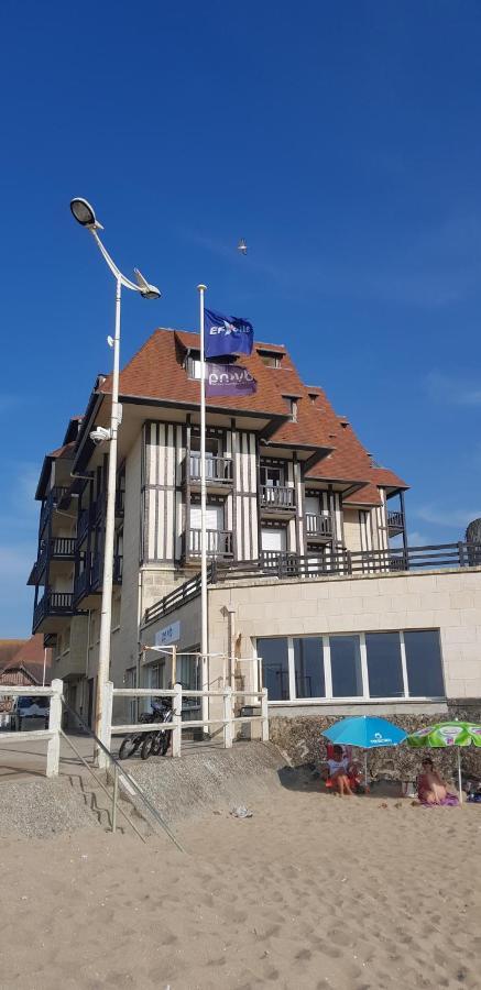 Le Yacht Club1 Apartment Блонвил-сюр-Мер Екстериор снимка